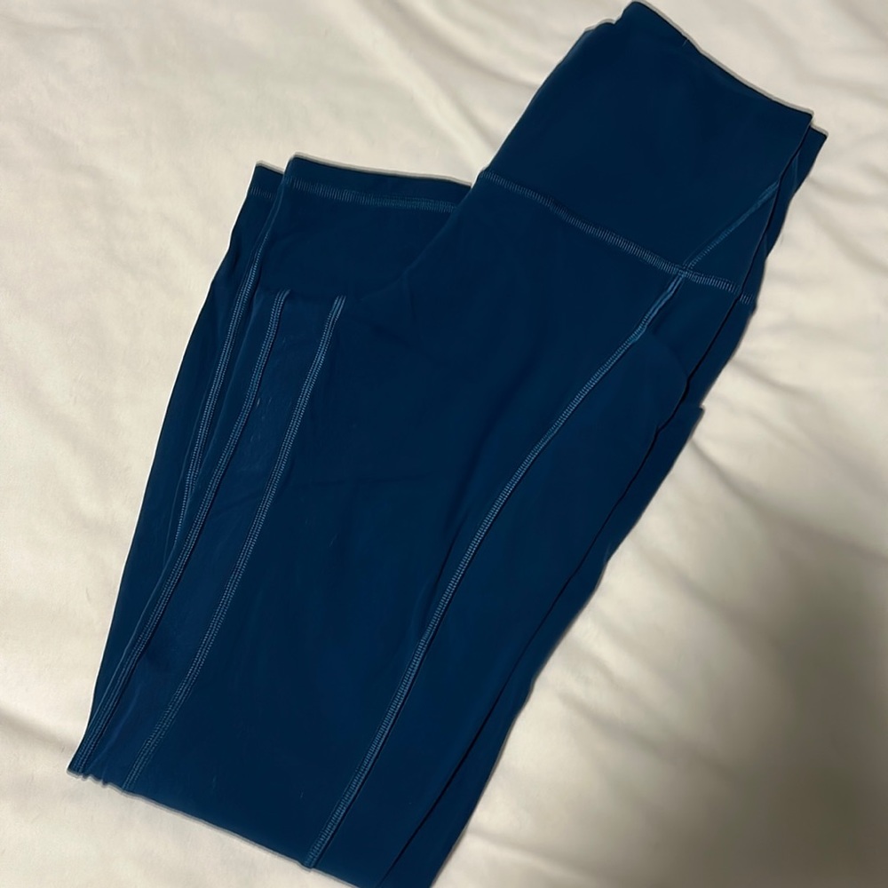 Lulu align crop w pockets